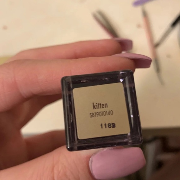 Stila glitter and glow eyeshadow - Picture 2 of 5